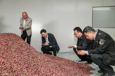 立足資源優(yōu)勢 打造特色品牌——關于發(fā)展甘肅苦水玫瑰系列化妝品產(chǎn)業(yè)的思考
